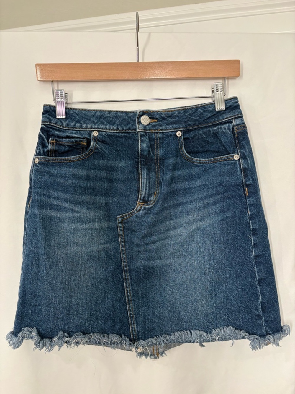 NWOT LOFT Dark Wash Denim Mini Skirt Raw Hem High Rise Size 0